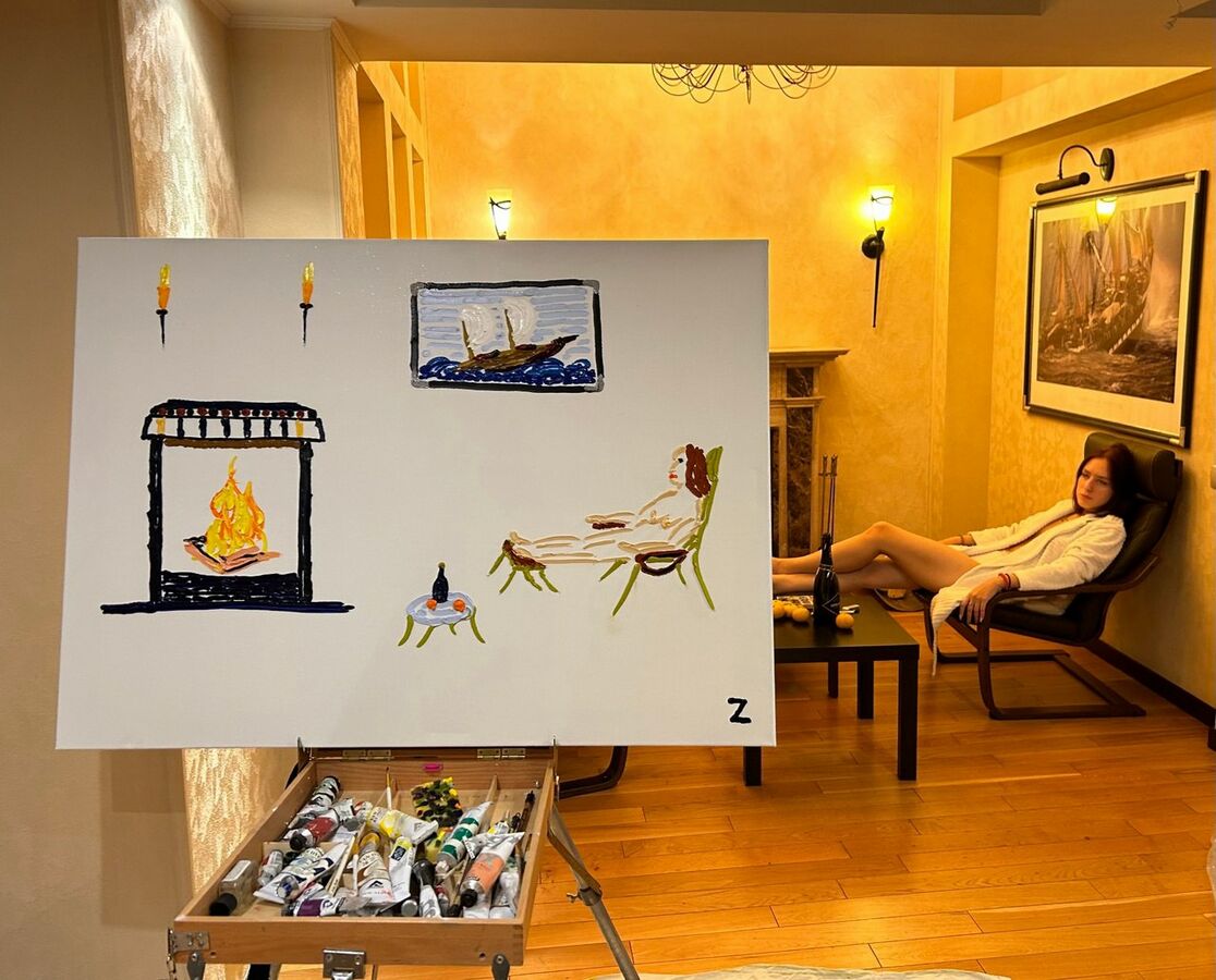 Devushka u kamina.jpg