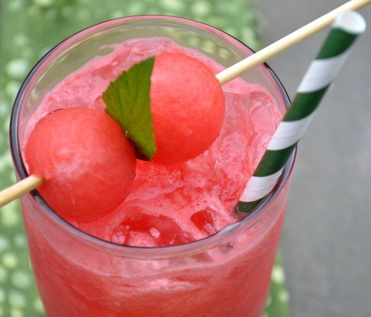 Файл:Арбузный коктейль с водкой и лаймом (коктейль).jpg