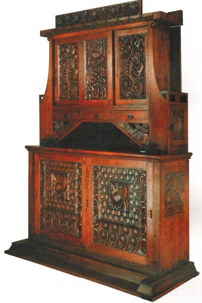 Файл:Буфет с талашкинской резьбой.jpg