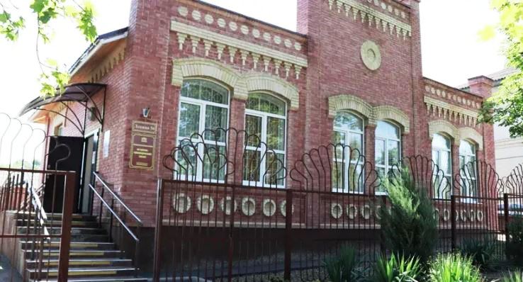 Файл:Новоалександровск Ленина 56.jpg