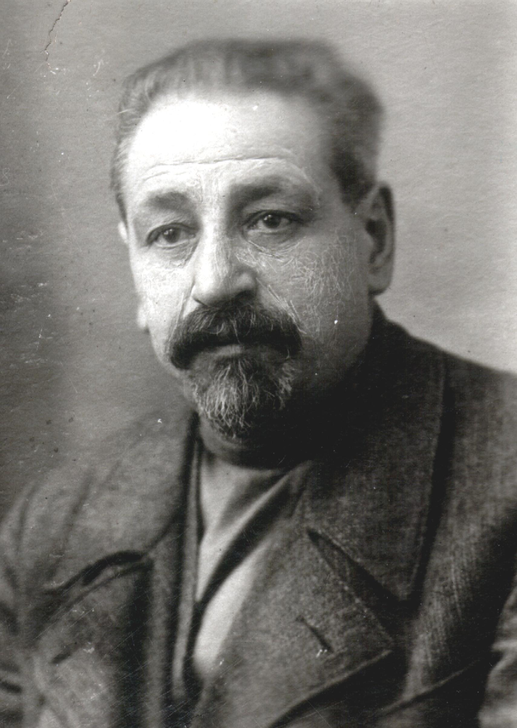 Григорий Шкловский sand shkl2.jpg