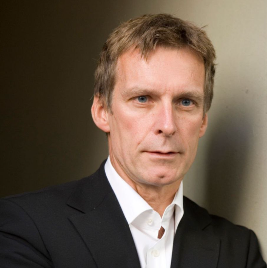 Ронан Беннетт.png