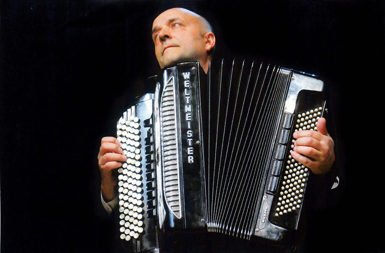 Анатолий Силин, баян.jpg