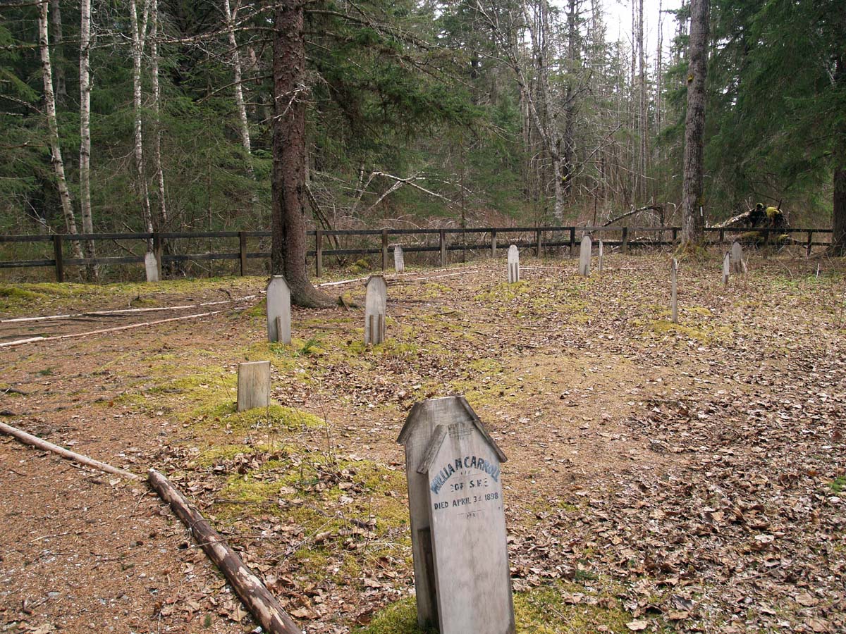 Dyea Cemetery 840.jpg