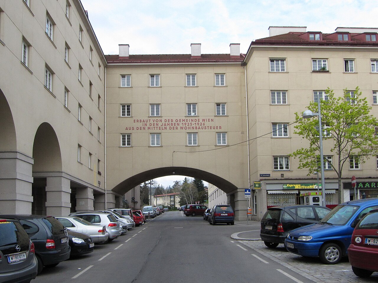 Файл:Mateottiplatz - panoramio_2.jpg