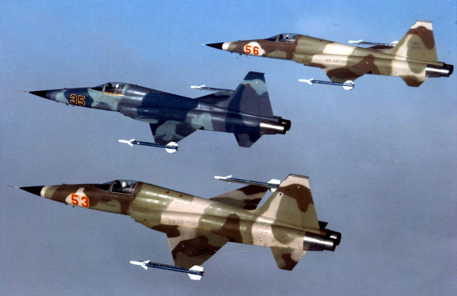 Файл:Three F-5E agressors from Alconbury 1983.jpg