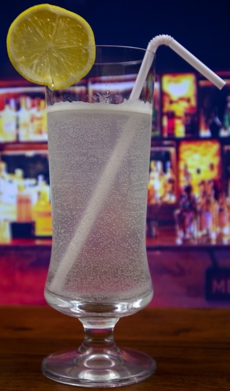 Файл:Джин-физ (коктейль).jpg