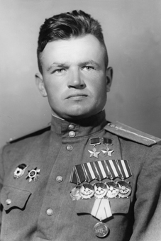 Павел Яковлевич Головачёв.jpg