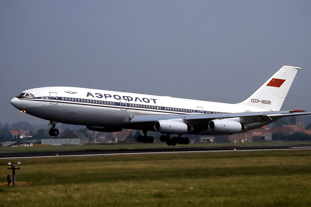CCCP-86095 IL86 AFL (4353442636).jpg