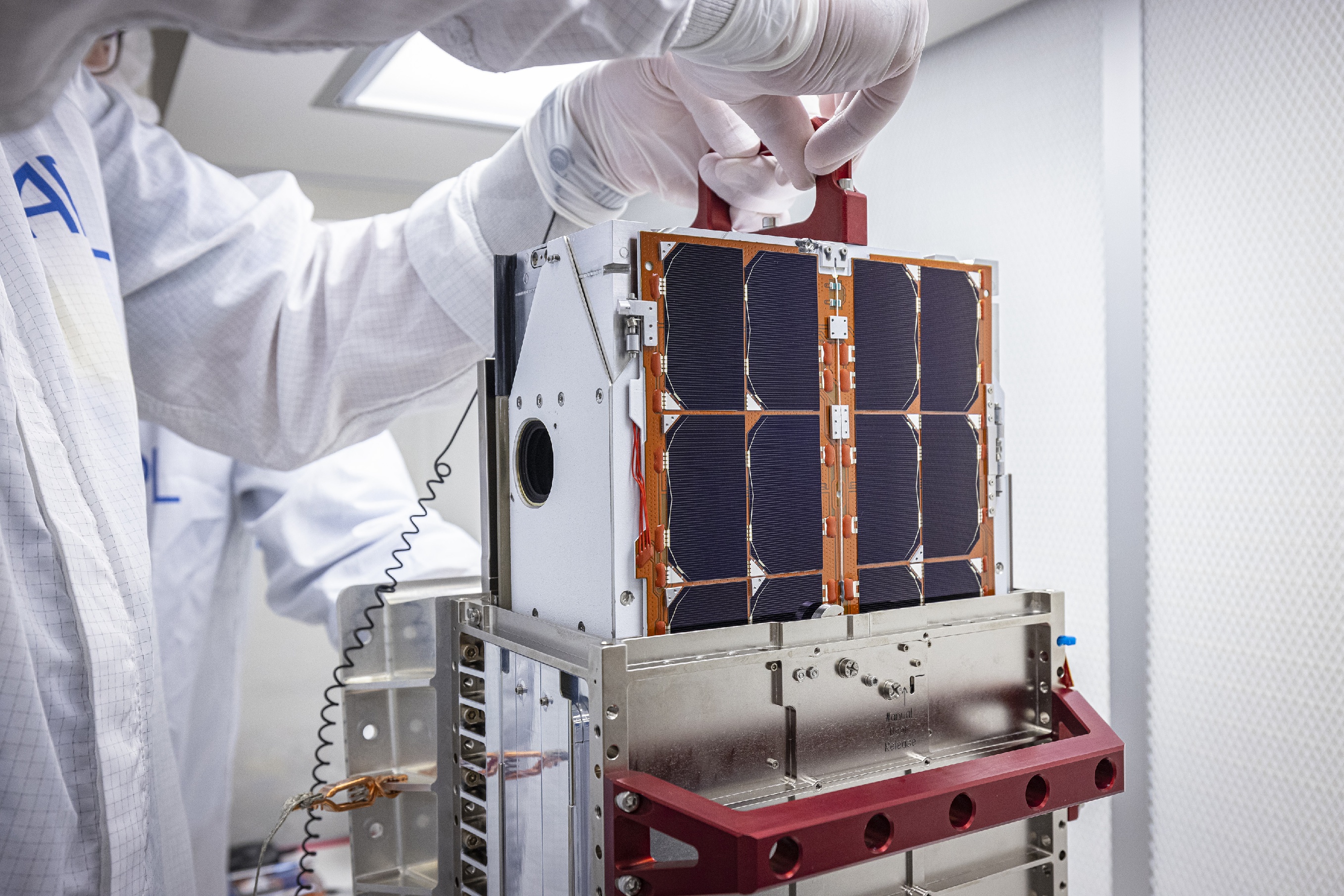 Файл:LICIACube CubeSat a companion satellite of Dart Spacecraft.jpg