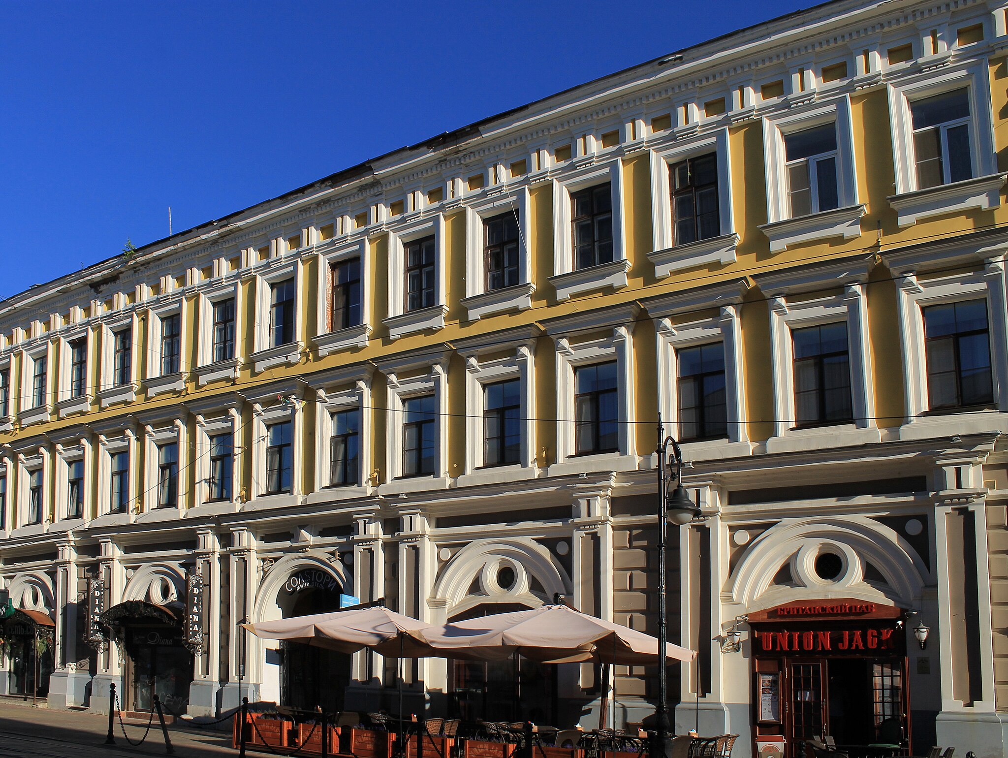 Рождественская, 8, фасад