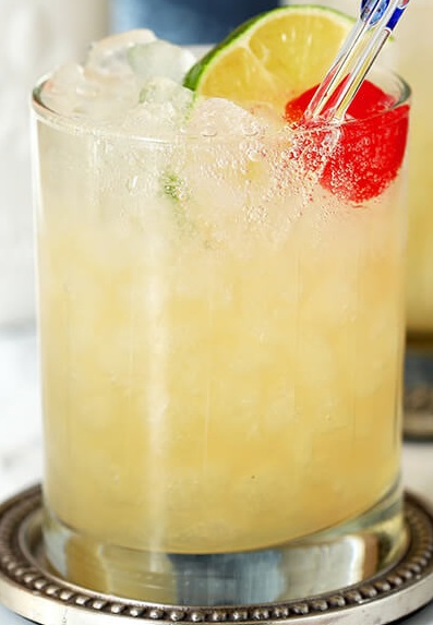 Файл:Irish Whiskey Lemonade (коктейль).jpg