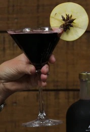 Чёрная Ведьма (коктейль) 3.jpg