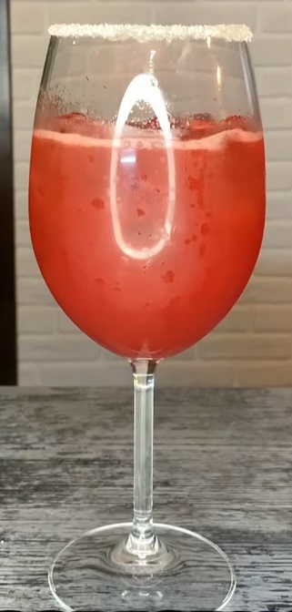 Файл:Xuxu Champagner (коктейль).jpg