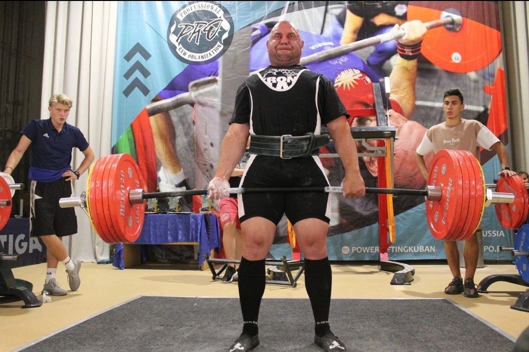 Виктор Стародубский на соревнованиях.jpg