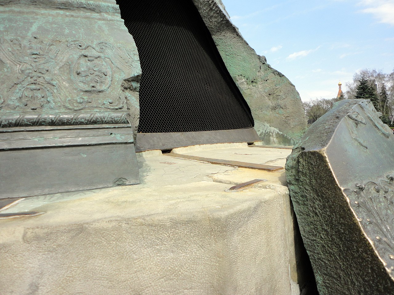 Царь колокол 1 2.jpg