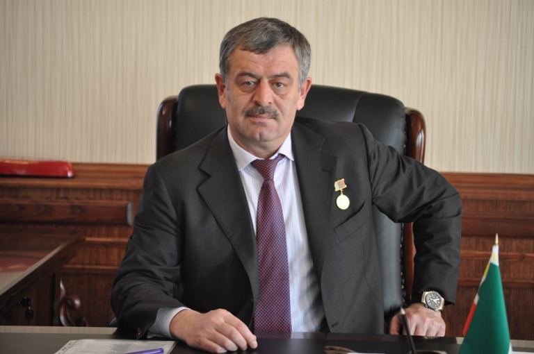 Shakhid Akhmadov.jpg