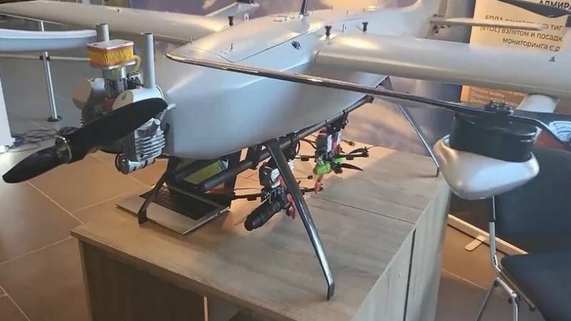 Файл:Дрон-авианосец Велес.jpg