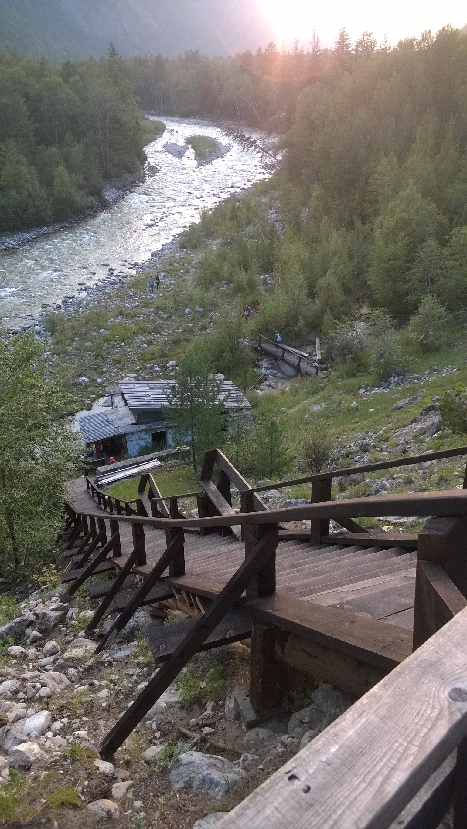 Спуск к горячему источнику