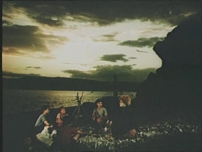 01. На берегу озера, дедушка Асатур рассказывает легенду о том, как около их села исчезла вся вода.