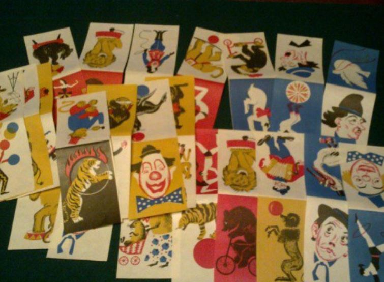 Советский цирк на новогодних флажках