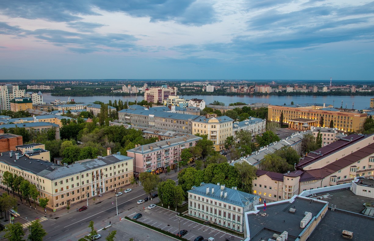 Улица Плехановская и главный корпус ВГУ