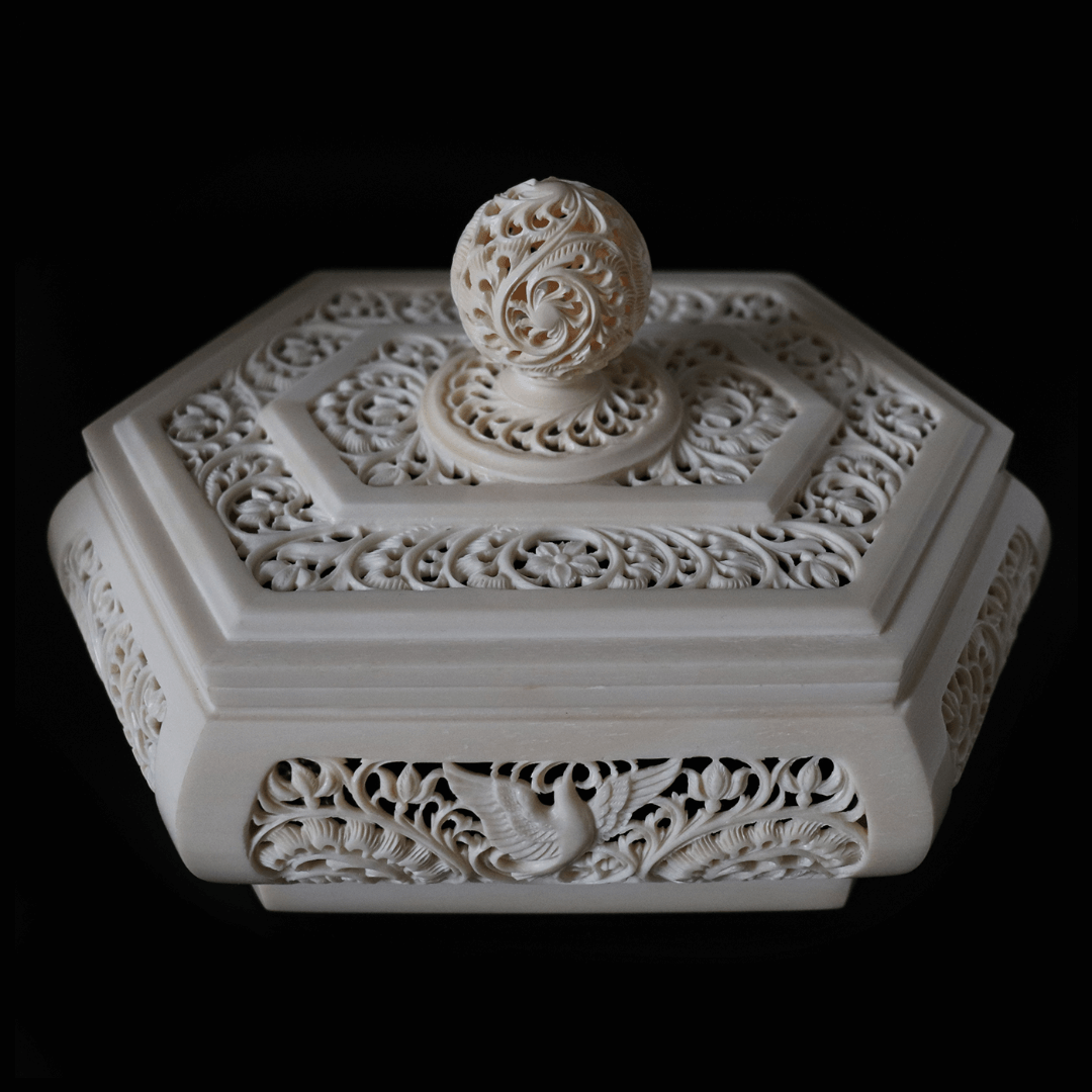 Файл:Хотьковская резная кость.png