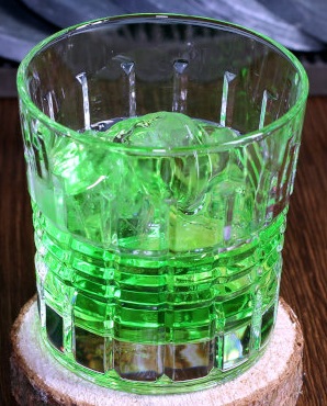 Зелёный Русский (коктейль) 2.jpg