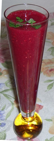 Ягода-Малинка (коктейль) 2.jpg