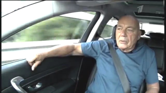 12. Шестая серия. Иван Ургант (вне кадра). ... мы много знаем про Италию, любим музыку итальянскую. Мы любим... Владимир Познер. Мы — это кто? Иван Ургант. Мы — это жители Российской Федерации. Владимир Познер. А-а-а, понятно...