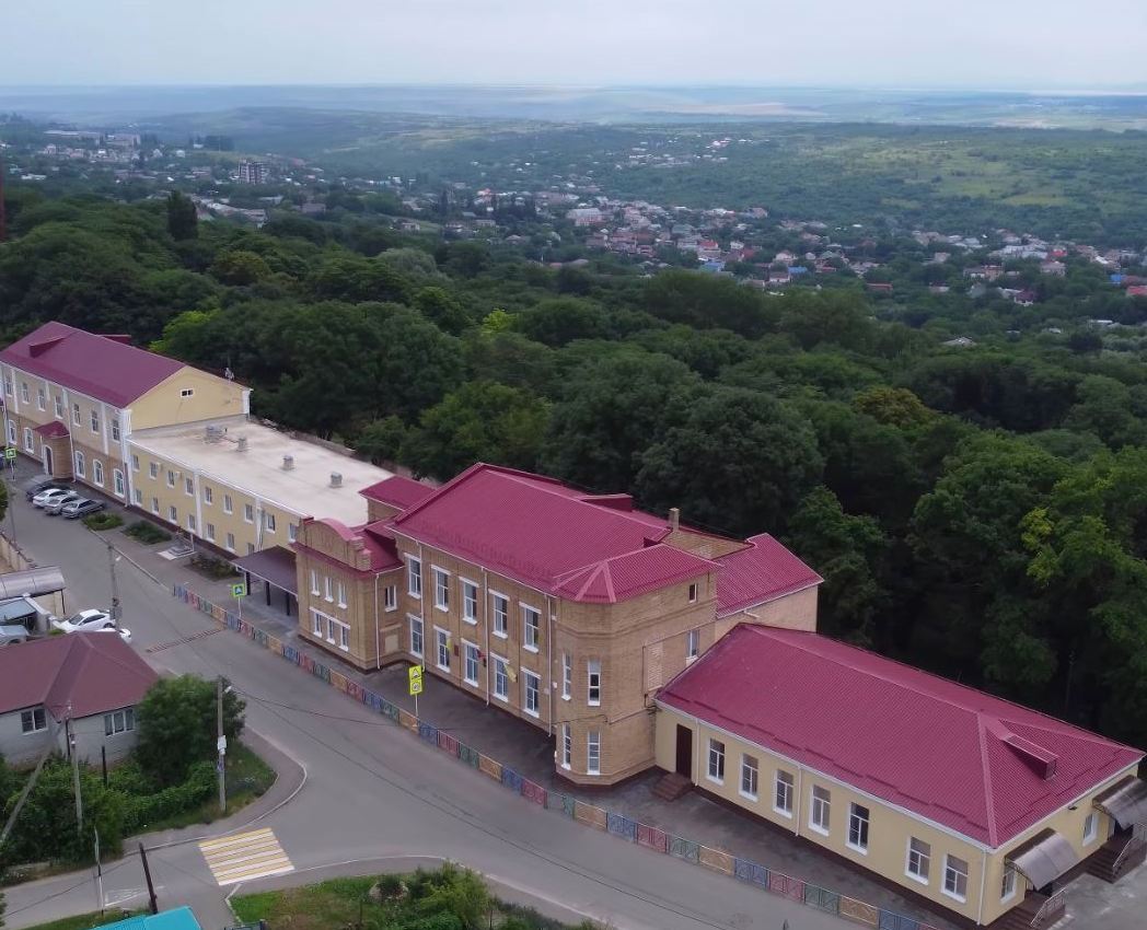 Файл:Ставрополь Лицей 10 Здание.jpg