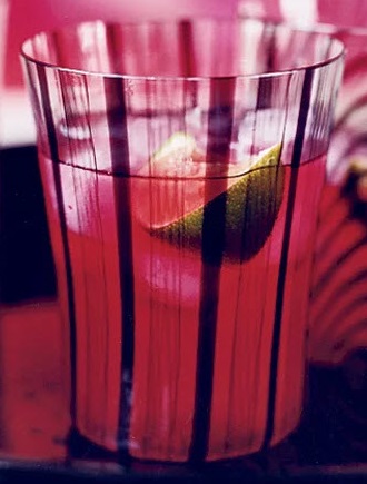 Файл:Клюква с аквавитом (коктейль).jpg