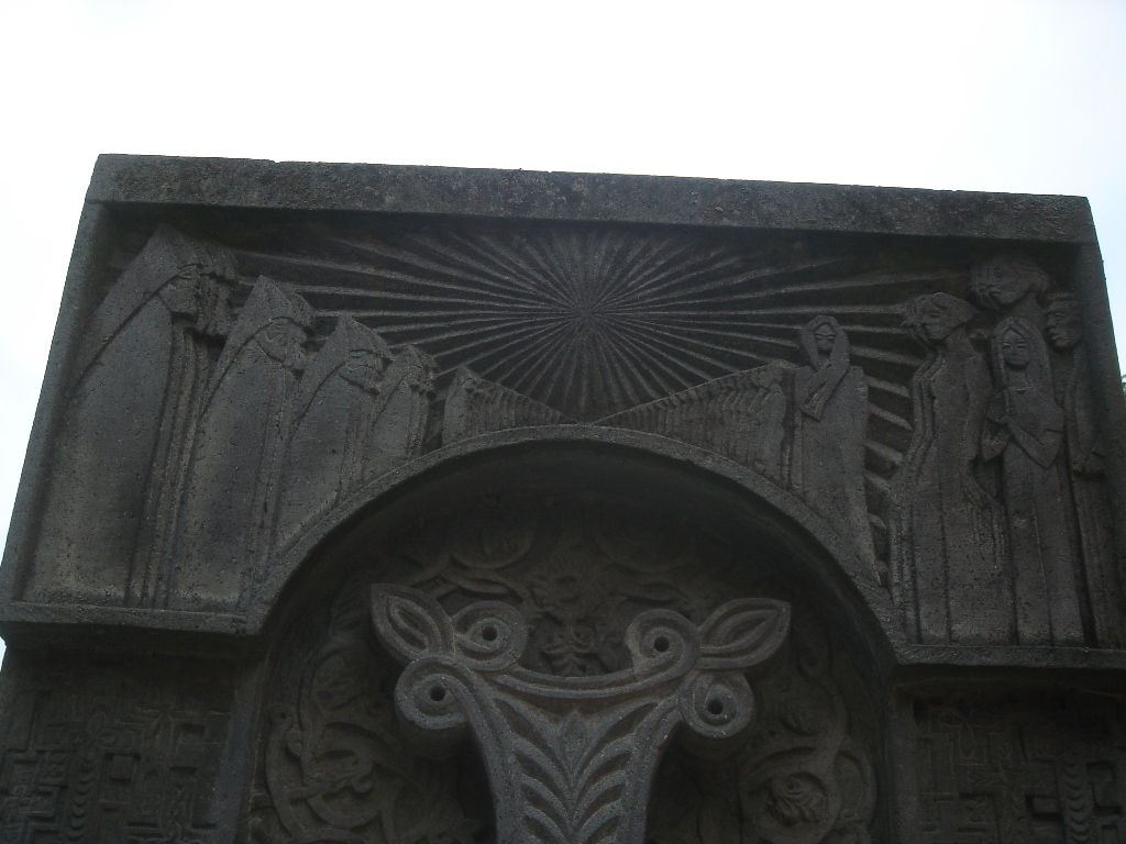 Барельеф хачкара