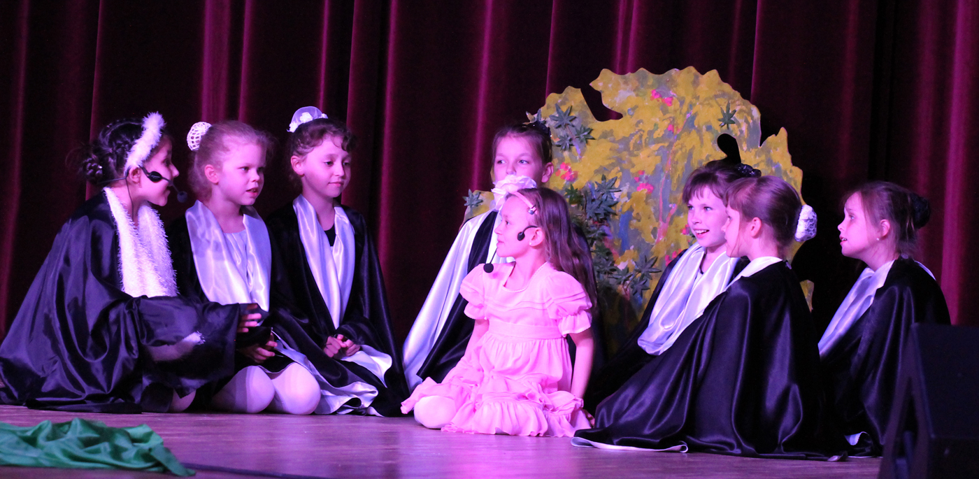 Спектакль "Дюймовочка"