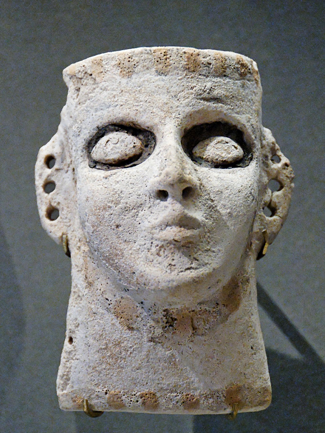 Pendant mask Mari Louvre AO19078.jpg