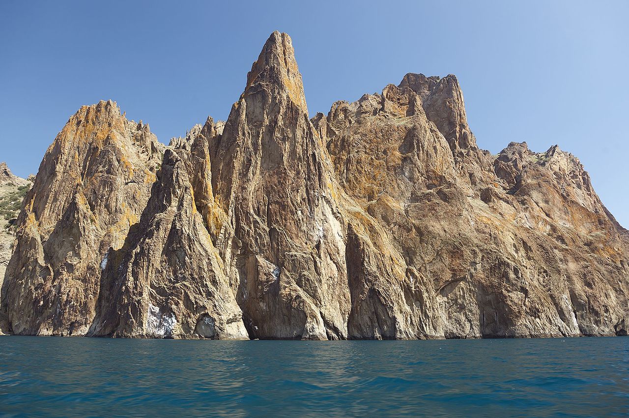 Скала Маяк и гроты Кара-дага 2.jpg