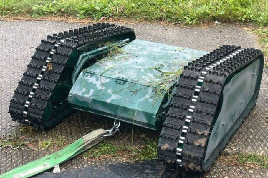 Файл:Гусеничный беспилотник Варан.jpg