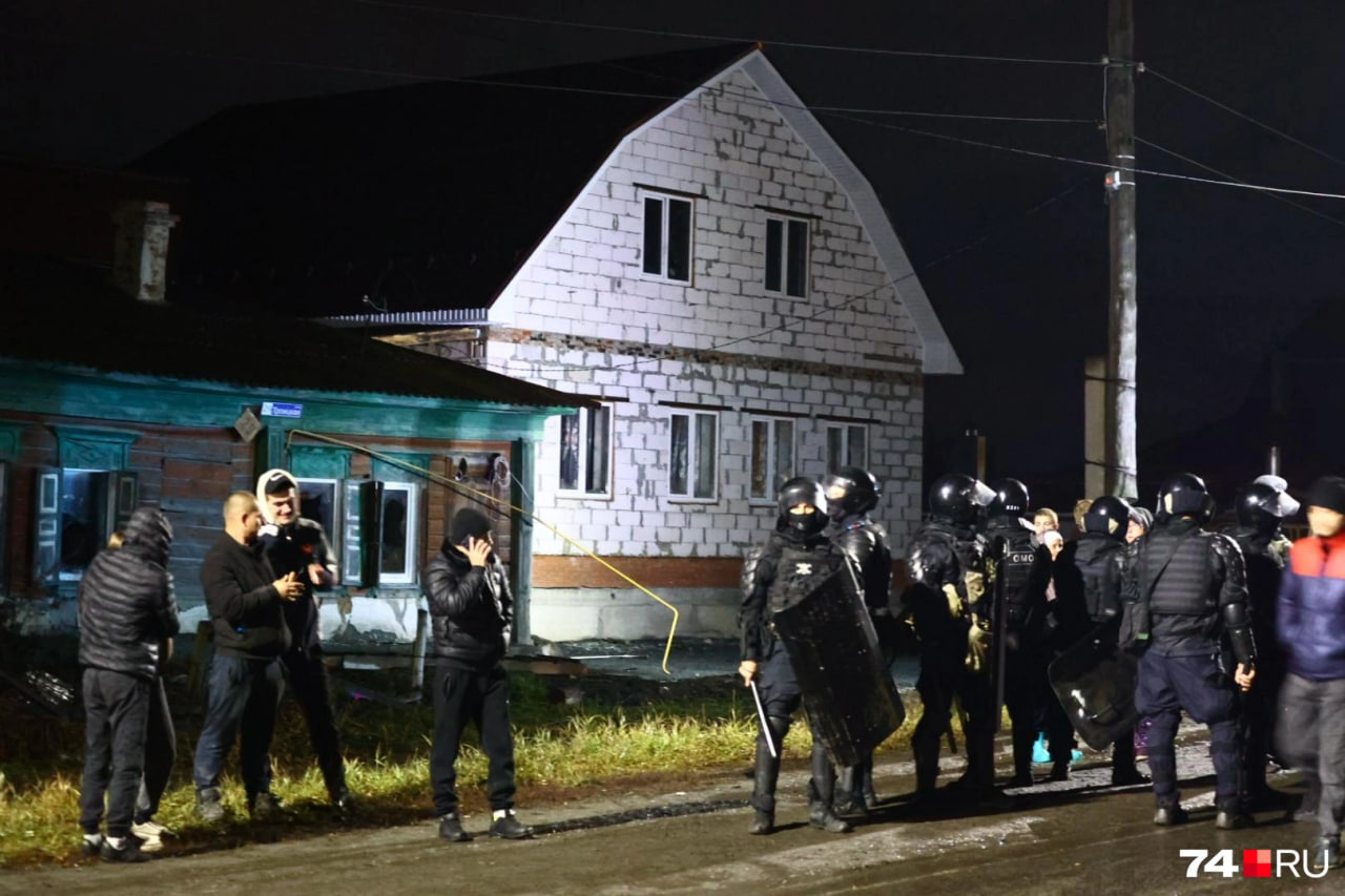 Файл:Коркино беспорядки.jpg