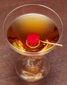 Файл:С вишенкой (коктейль).jpg