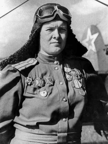 Евдокия Бершанская (1913—1982) — советская лётчица, Герой Советского Союза