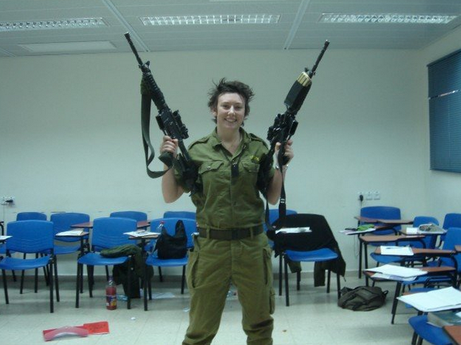 A-canadian-woman-just-joined-kurds-fighting-isis.png