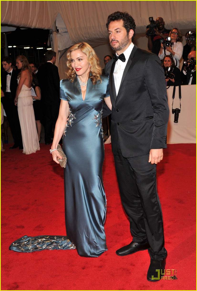 Madonna-met-ball-2011-07.jpg