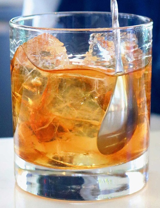 Файл:Optimist Old Fashioned (коктейль).jpg