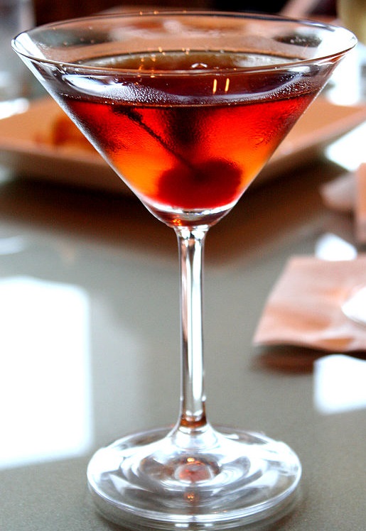 Файл:Манхэттен (коктейль).jpg