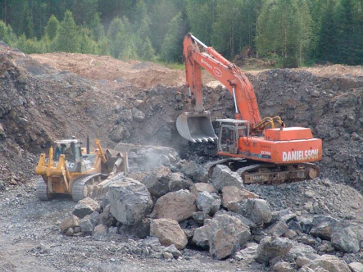 Добыча строительного камня на Булатовском месторождении