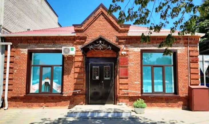 Файл:Апшеронский музей Здание.jpg