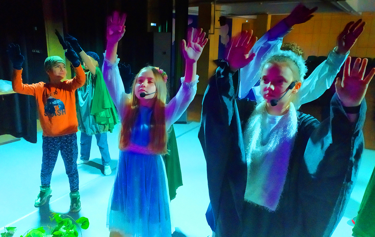 Спектакль "Дюймовочка"