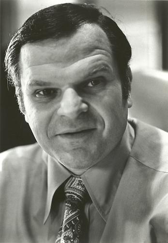 Дональд МейнсAql 17827.jpg