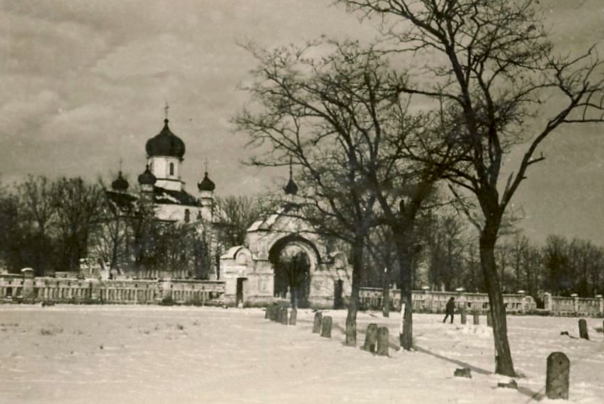 Файл:Успенское кладбище Ставрополь.jpg