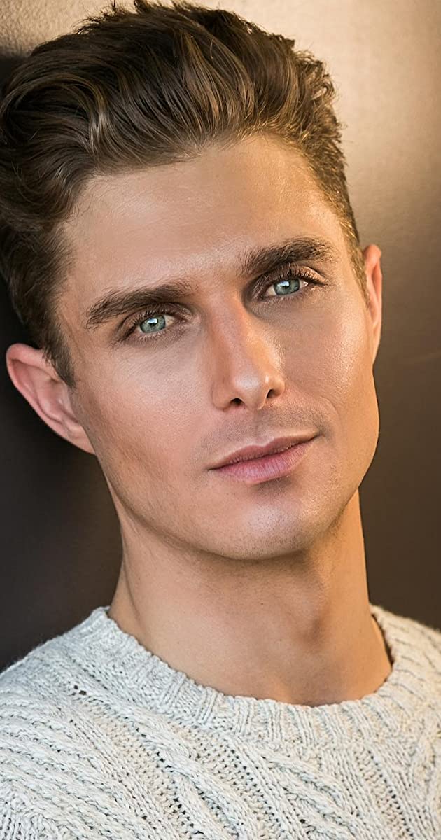 Alex Cubis.jpg